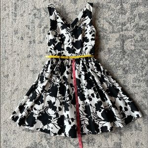 Elle Black and White Dress (Size 2)